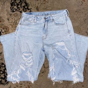 *NEW* Ripped American Eagle 🦅  Mom Jeans